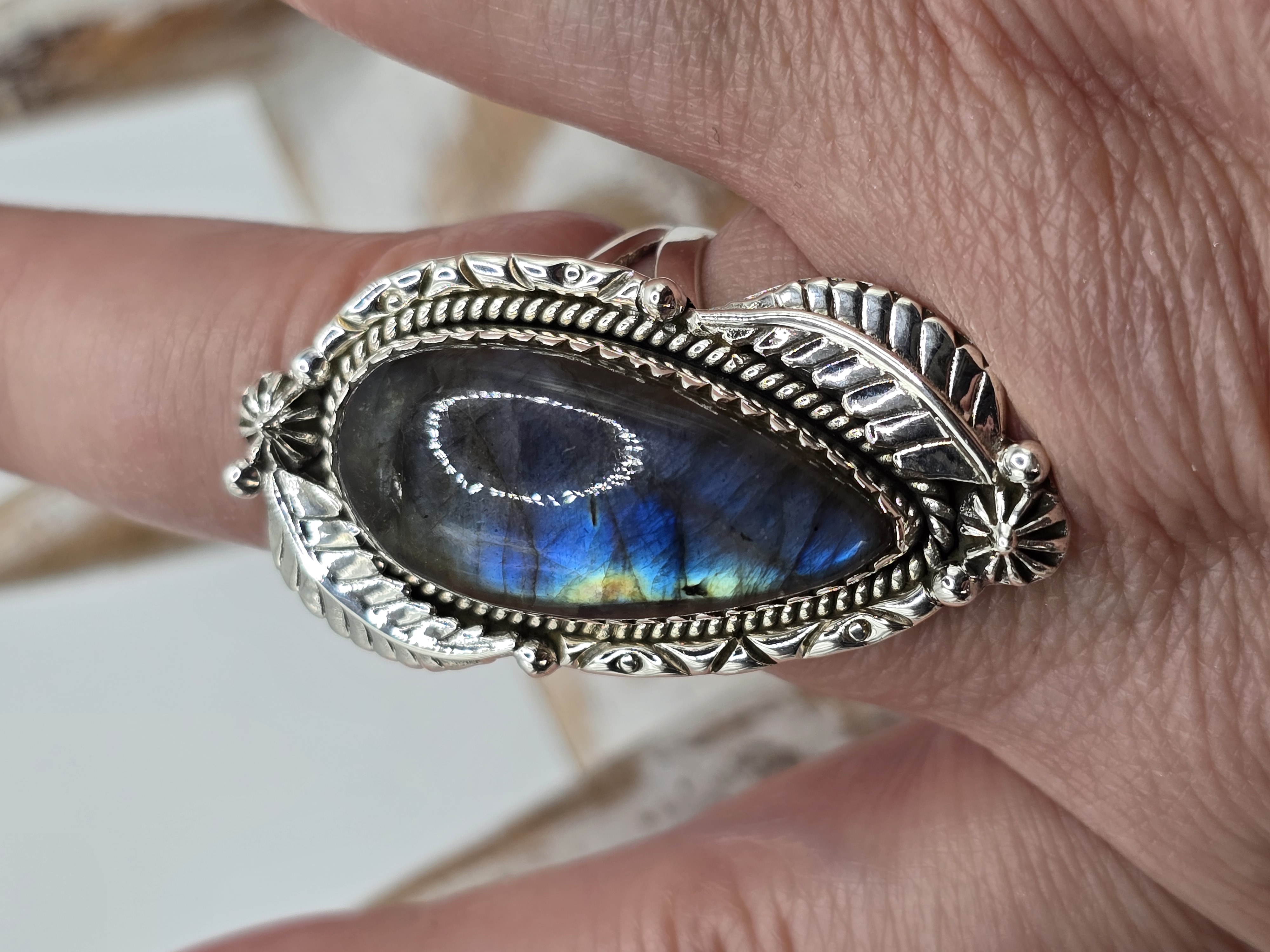Echt zilveren ring met Labradoriet maat 20