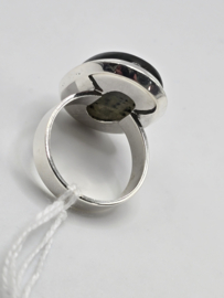 Echt zilveren ring met Labradoriet maat 18