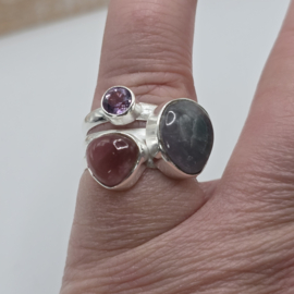 echt zilveren ring Amethist, aquamarijn en Rhodochrosiet. Maat 18.