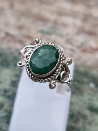 Echt zilveren ring met Smaragd maat 16.5