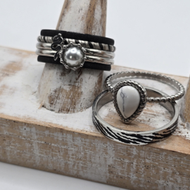 Prachtige ixxxi ring set compleet maat 19.5 en 10 mm 25-247