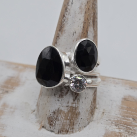 Prachtige echt zilveren ring onyx. Maat 18.5.