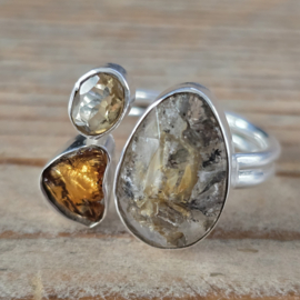echt zilveren ring met Lodoliet kwarts, citrien en amber. Maat 18.5.