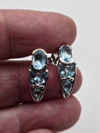Prachtige echt zilveren oorstekers met blauwe zirconia MDZ30