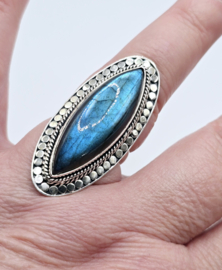 Echt zilveren ring met Labradoriet maat 18