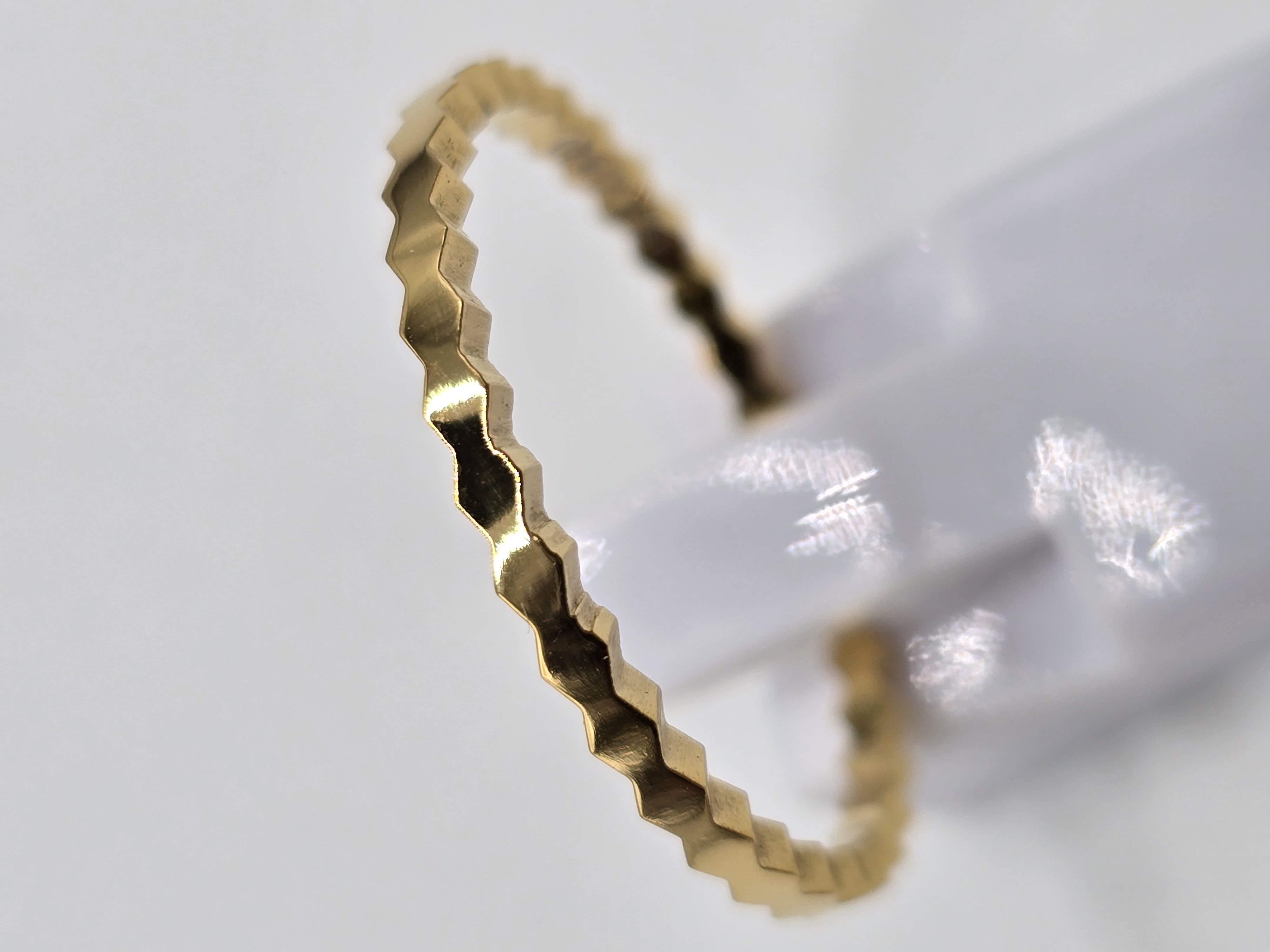 Vulring Marisol Goud