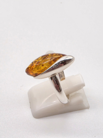 Prachtige echt zilveren ring met Barnsteen, maat 19