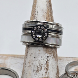 ixxxi ringen set compleet maat 17. 1 basis en 7 vulringen. 25-326