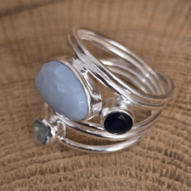 Echt zilveren  ring met Blauwe agaat, saffier en Topaas, maat 19
