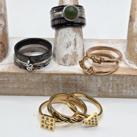 ixxxi ringen set compleet maat 17. 1 basis en 11 vulringen. 25-324