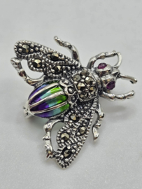 925 zilveren broche, met Robijn.