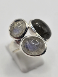 Echt zilveren ring met Labradoriet maat 19
