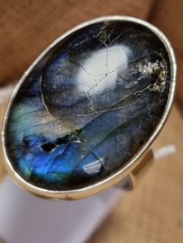 Echt zilveren ring met Labradoriet maat 19