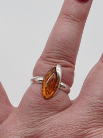 Prachtige echt zilveren ring met Barnsteen, maat 19