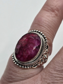 Echt zilveren ring met Robijn steen maat 17