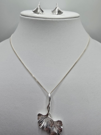 Echt zilveren hanger Ginkgo bladeren plus oorbellen