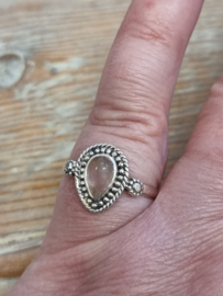 Echt zilveren ring met rozenkwarts maat 19
