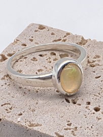 Echt zilveren ring met Ethiopisch Opaal Maat 18