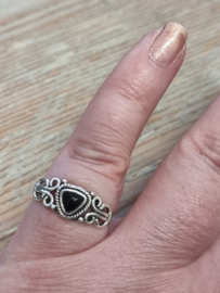 Echt zilveren ring met Onyx maat 16.5