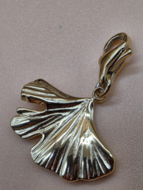 RVS charm, Ginkgo blad. Goud.