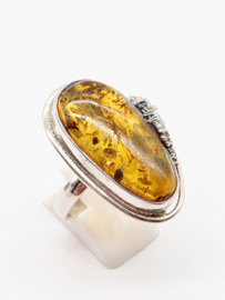 Echt zilveren ring met Barnsteen, een kunstwerk!!
