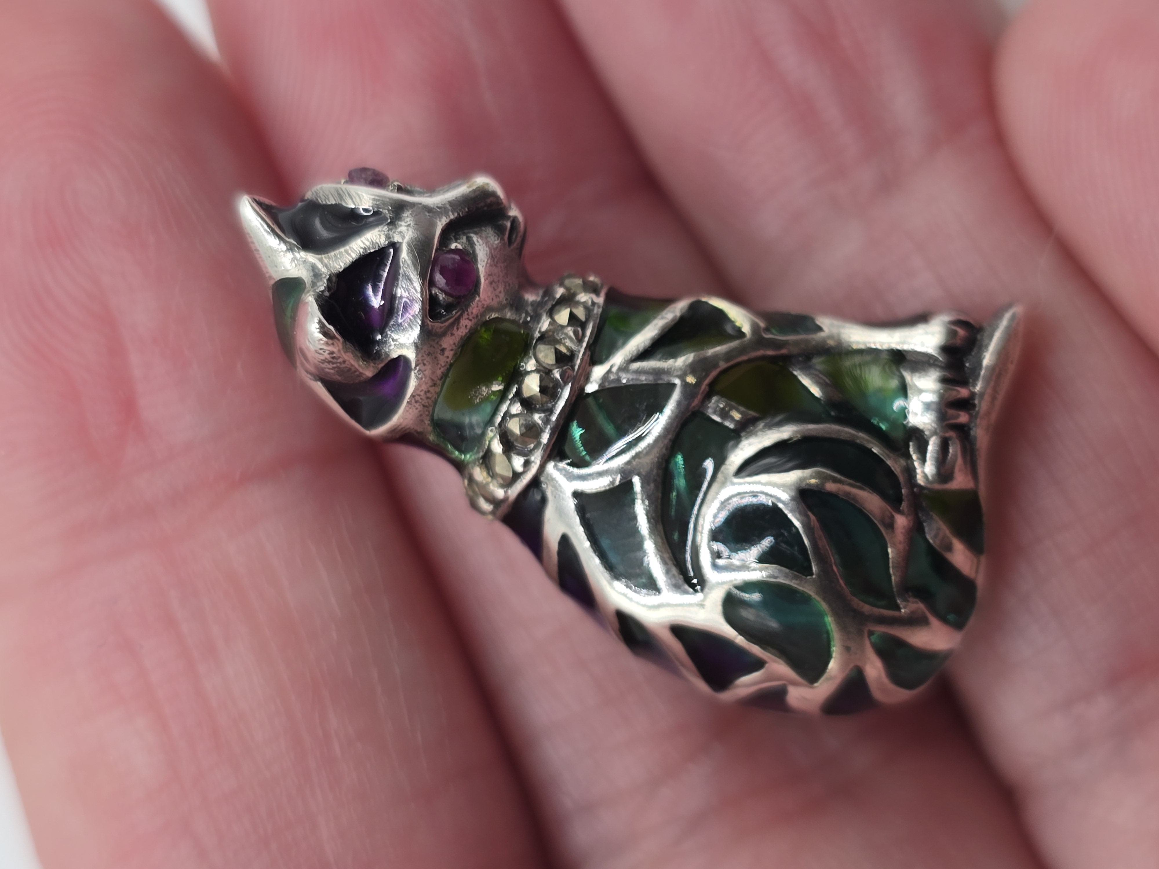 925 zilveren Broche poes met Robijn.