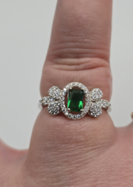 Echt zilveren ring met Zirkonia Silver/green.  Maat 18  MDZ10