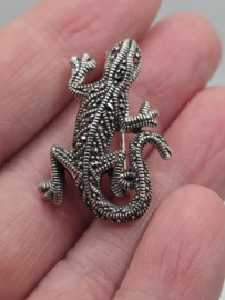 925 zilveren broche, met Robijn.