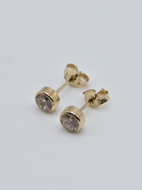 14 karaat gouden oorknopjes. 4 mm new bling