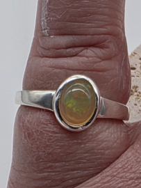 Echt zilveren ring met Ethiopisch Opaal Maat 18