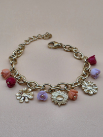 Armband met acetaat bloemige roos bedeltjes