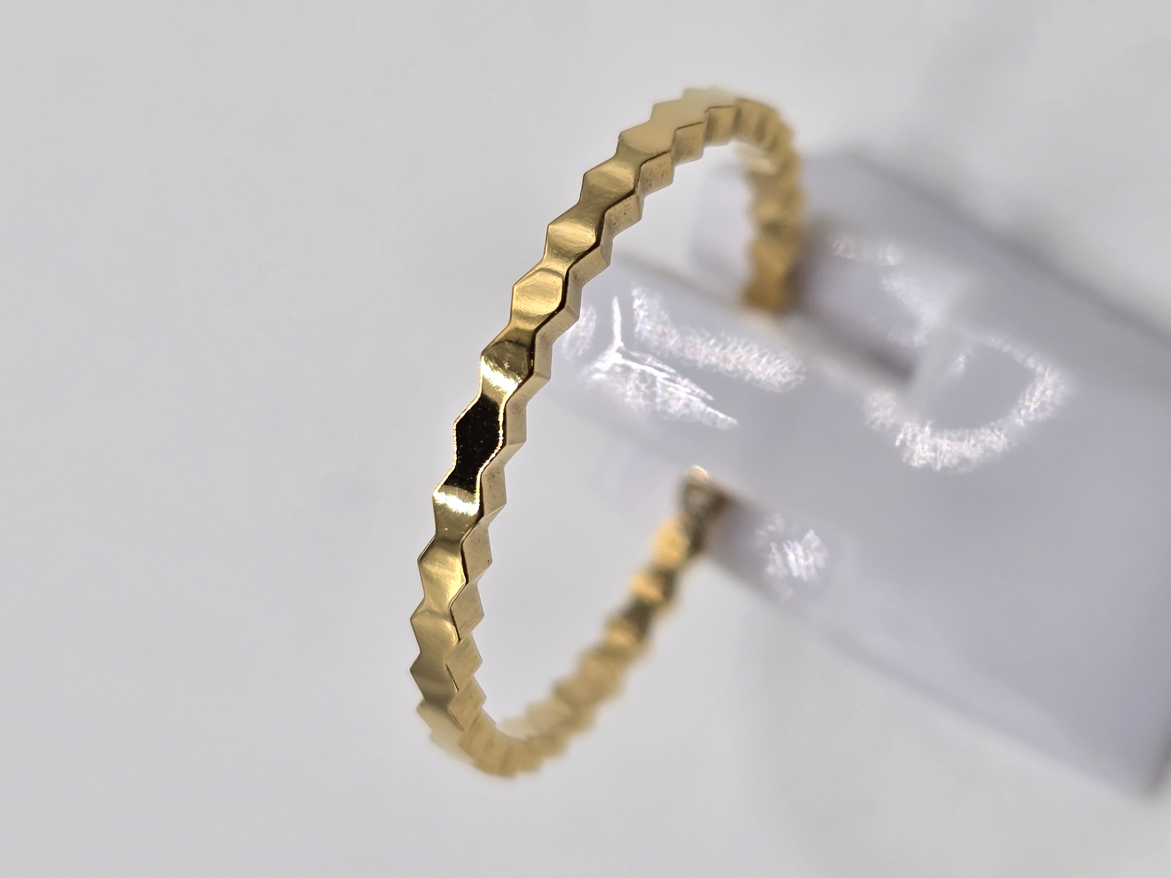 Vulring Marisol Goud