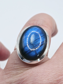 Echt zilveren ring met Labradoriet maat 18