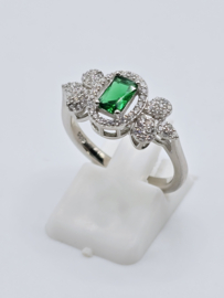 Echt zilveren ring met Zirkonia Silver/green.  Maat 18  MDZ10