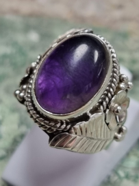 Zilveren ring Amethist maat 17