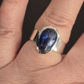 Echt zilveren ring met Kyaniet, maat 19