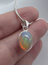 Echt zilveren ketting hanger met Ethiopisch Opaal.