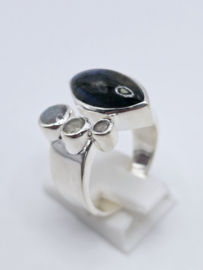 Echt zilveren ring met Labradoriet maat 18.5