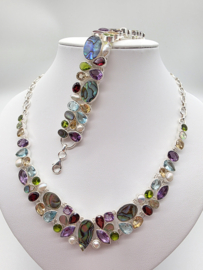 Set van 925 zilver met abalone en diverse stenen.
