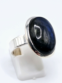 Echt zilveren ring met Labradoriet maat 18