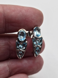 Prachtige echt zilveren oorstekers met blauwe zirconia MDZ30