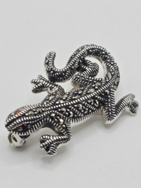 925 zilveren broche, met Robijn.