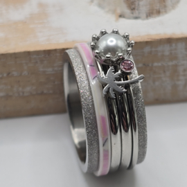 Prachtige ixxxi ring compleet maat 19.5 en 10 mm breed. 25-244