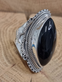 ring echt zilver met zwarte onyx. Maat 18
