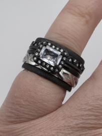 ixxxi ring compleet, maat 17 met limited edition basisring.
