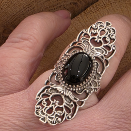 ring echt zilver met zwarte onyx. Maat 18.5