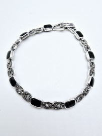 Echt zilver met Marcasiet armbanden.