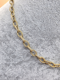 Stainless steel collier, ovaal  schakels bewerkt. 40 plus 7 cm.