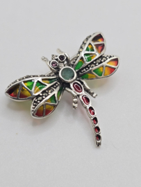 925 zilveren broche, met Robijn en Smaragd. Libelle, oranje, groen.