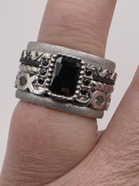 ixxxi ring compleet, maat 17 met limited edition basisring.